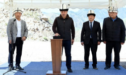 Президент С.Жапаровдун катышуусундагы Камбар-Ата 1 ГЭСинин курулушун баштоо аземи