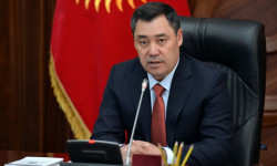 С. Жапаров: "Суу башында туруп электр энергиясын импорттогон уят иш"