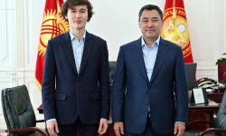 Президент Садыр Жапаров скрипкачы Даниэль Лозакович менен жолугушту