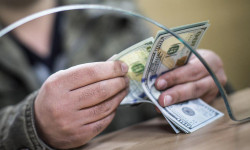 Апрель айында Кыргызстандан сыртка көп акча которулду