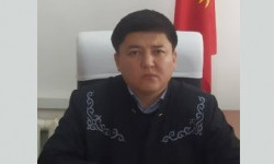 Арзиев жергиликтүү сотунун судьясынын кызмат ордунан убактылуу четтетилди