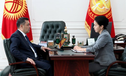 Президент Садыр Жапаров өлкөнүн Акыйкатчысы Атыр Абдрахматованы кабыл алды
