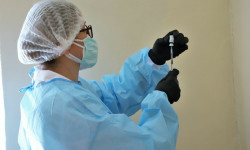 "Омикронго" каршы жаңы вакцина чыкты