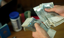 1-августтан тарта мамлекеттик кызматкерлердин маянасы 50%га көтөрүлөт