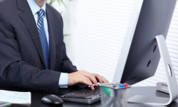 Мектеп директорлорунун айлыгы күздө көтөрүлөт