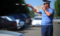 Бишкекте бир жумада мас абалында унаа башкарган 43 айдоочу кармалды