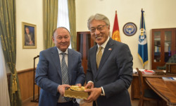 Бишкекте курулуп жаткан мектептердин бирине япон классын ачуу сунушталды