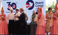 Эки элдин ынтымагын бекемдеген ыктыярчылар