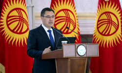 Президент Садыр Жапаров соттордун ротациясы эмне үчүн жасалганын түшүндүрүп берди