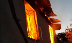 Бишкекте эки кабаттуу турак үй күйүп кетти