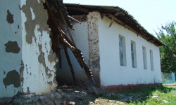 Кыргызстанда 200дөн ашык мектеп авариялык абалда