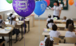 Баласын мектепке онлайн каттай албай жаткан ата-энелердин арыздары кабыл алынууда