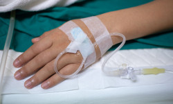 Оор өнөкөт дарты бар он кыргызстандык Түштүк Кореяда акысыз дарыланат