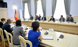 Акылбек Жапаров жана Дүйнөлүк банктын КРдагы директору кызматташтыкты талкуулады