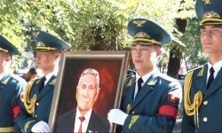 Жамалбек Түлөбердиев акыркы сапарына узатылды