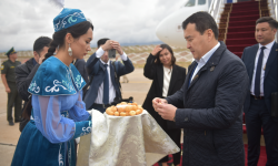 Кыргызстанга Казакстандын премьер-министри Алихан Смаилов келди