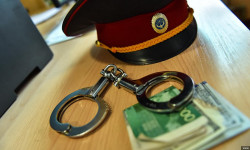 Пара менен полковник кармалды