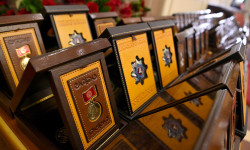 Өз тармагында өзгөчөлөнгөндөр сыйланды