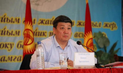  Бакыт Төрөбаев Ош облусунун Чоң-Алай районунун тургундары менен жолугушту