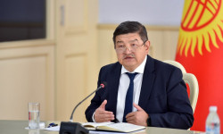 Акылбек Жапаров: Мамлекет жеңил өнөр жай ишканаларын колдоого даяр