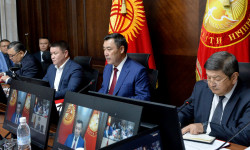 Садыр Жапаров Баткен облусундагы чек арадагы кырдаал боюнча Коопсуздук кеңешинин жыйынын өткөрдү