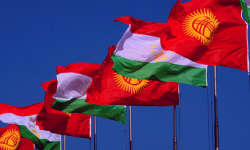 ЖККУнун баш катчысы менен кыргыз-тажик чек арасындагы кырдаал талкууланды