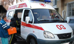 Баткендеги чек ара чырында жаракат алган балдар Бишкекке алынып келинди