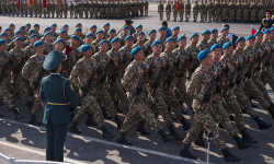 С 1 октября повышены надбавки военнослужащих и сотрудников правоохранительных органов страны