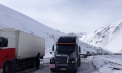 Ашуулар аркылуу өткөн жолдор тайгалак болууда