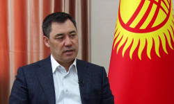 Садыр Жапаров: “Бир сом уурдасаңар камаласыңар”