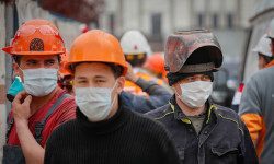 Россияда мигранттарды каттоого алуу эми Кыргызстанда жүрөт