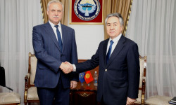 Жээнбек Кулубаев ЖККУнун Башкы катчысы Станислав Засьты кабыл алды