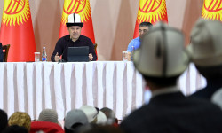 Президент Өзгөн районунун тургундары менен жолугушууда