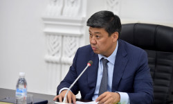 Бакыт Төрөбаев күзгү талаа иштери боюнча жыйын өткөрдү
