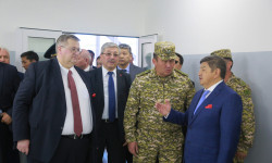  Адылбек Касымалиев: «Достук» өткөрүү пунктунун толук модернизацияланышы чек арадан өтүүнү 30 мүнөткө чейин кыскартат