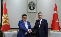 Акылбек Жапаров Түркиянын вице-президенти Фуат Октай менен жолугушту 
