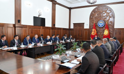 Президент алдыдагы жылытуу мезгилине даярдык маселелери боюнча жумушчу кеңешме өткөрдү