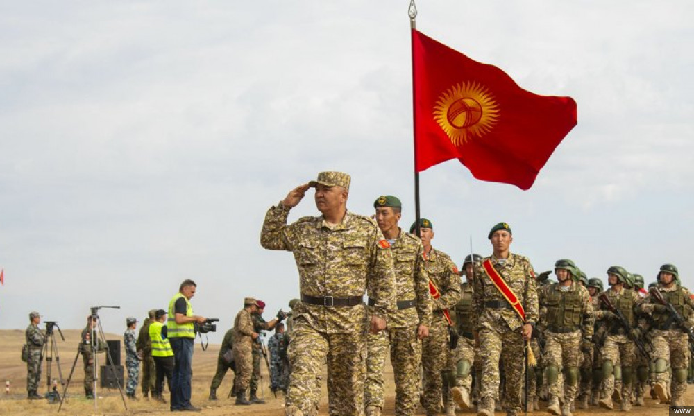 Повышенная зарплата военнослужащим и сотрудникам правоохранительных органов