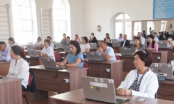 Мектеп директорлору сынактан өтүүдө