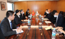 Жээнбек Кулубаев Рикардо Кальдерон менен жолукту