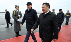 Президент Садыр Жапаров иш сапары менен Астанага барды