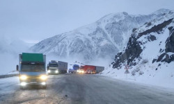 Жүк ташыган унааларга Бишкек - Ош унаа жолунда жүрүүгө чектөө кирди