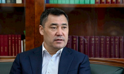 Садыр Жапаров: “Кыргызстандын тарыхында чогулбаган көлөмдөгү алтын бүгүнкү күндө чогулуп, Улуттук банкта сакталып турат”