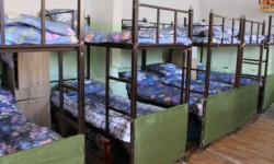 Үй-жайсыздарга баш калкалоочу жай уюштурулду