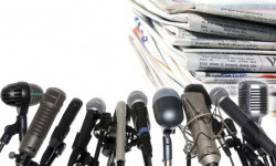 Жогорку соттун төрагасы басма сөз күнү менен куттуктады