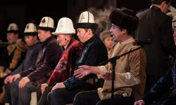 "Манас" күнүнө карата Бишкекте манасчылардын республикалык кароо-сынагы өтөт