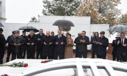 Түркиянын ички иштер министри "Ата-Бейит" тарыхый-мемориалдык комплексине барды