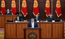 Камчыбек Ташиев: Бир жер да Өзбекстанга берилбейт