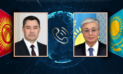 Садыр Жапаров Казакстан президентин жеңиши менен куттуктады