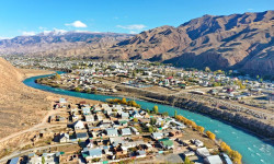 "Жылдыздуу жээк" көркөм окуу сынагы Нарында өттү